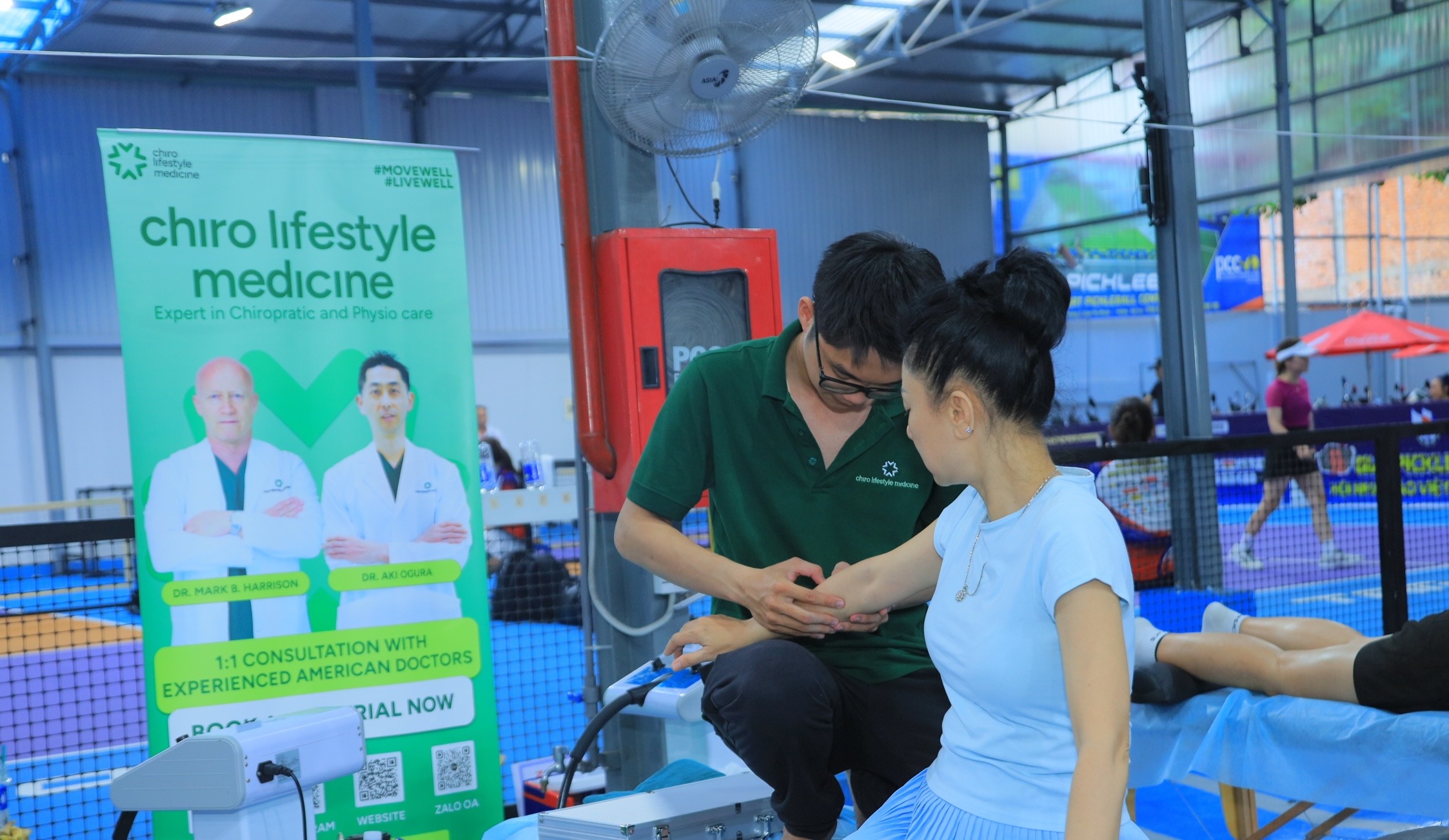 Chiro Lifestyle hỗ trợ giảm đau khuỷu tay cho vận động vi&ecirc;n.